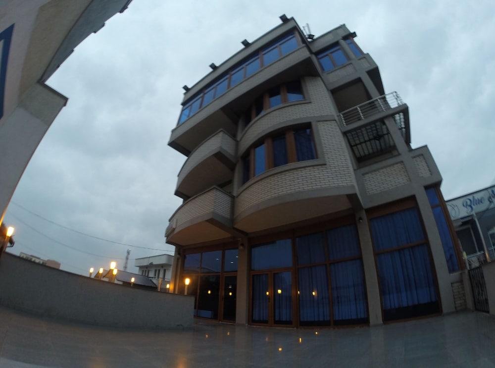Hotel Denis Pristina Exterior foto